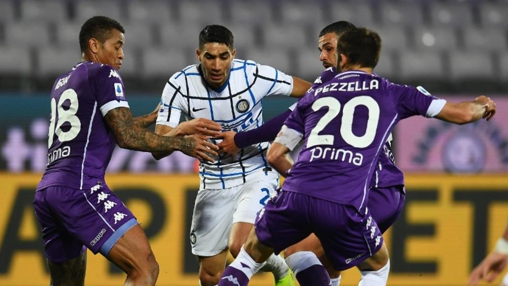 موقع "سيمبري إنتر": "باريلا وحكيمي ليسا للبيع.. أشرف إنسان خارق وبات مخيفا للخصوم"