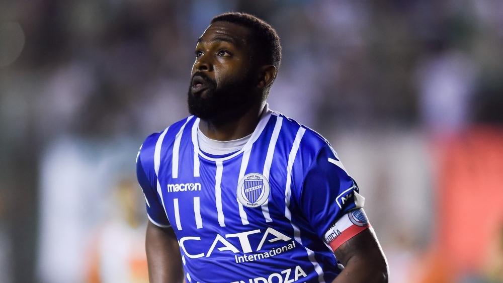 "صدمة جديدة" للكرة الأرجنتينية.. انتحار مهاجم "غودوي كروز" بعد أيام من فسخ ارتباطه بالنادي