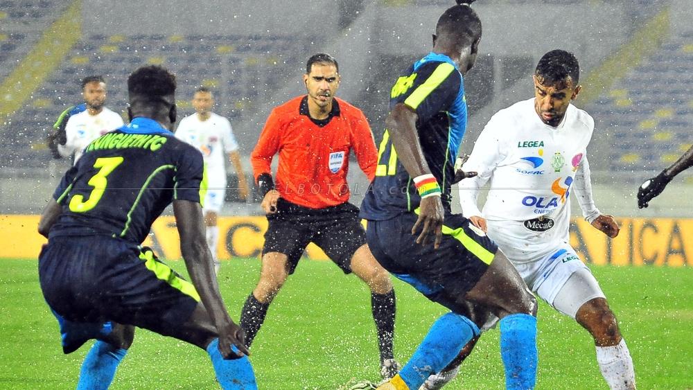 في تعيين "غريب" و"مشكوك في أمره".. "الكاف" يعين الجزائري بن براهيم حكم مباراة تونغيث السنغالي والرجاء لمباراة الاتحاد المنستيري في الكونفدرالية!