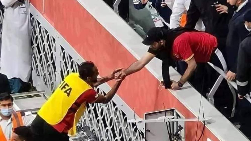 "الفيفا" يحرم كهربا والشحات من المشاركة في مباراة بالميراس.. وتقارير ترجع السبب لاختراق الفقاعة ومصافحتهما لأبو تريكة