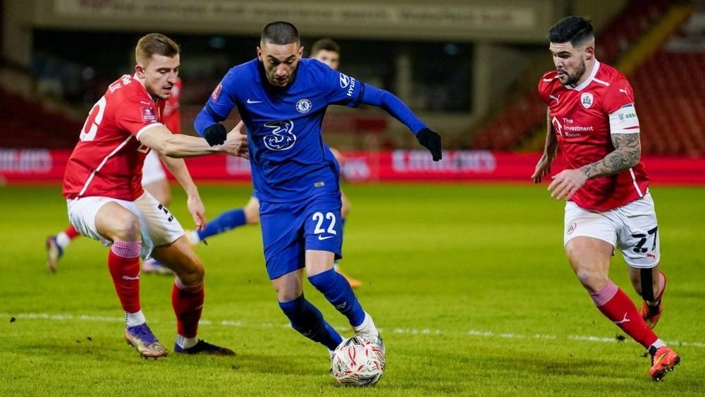 لم يسدد أي كرة على المرمى وخسرها في 24 مناسبة.. زياش يُقدّم مستوى "أقل من المطلوب" في مباراة بارنسلي