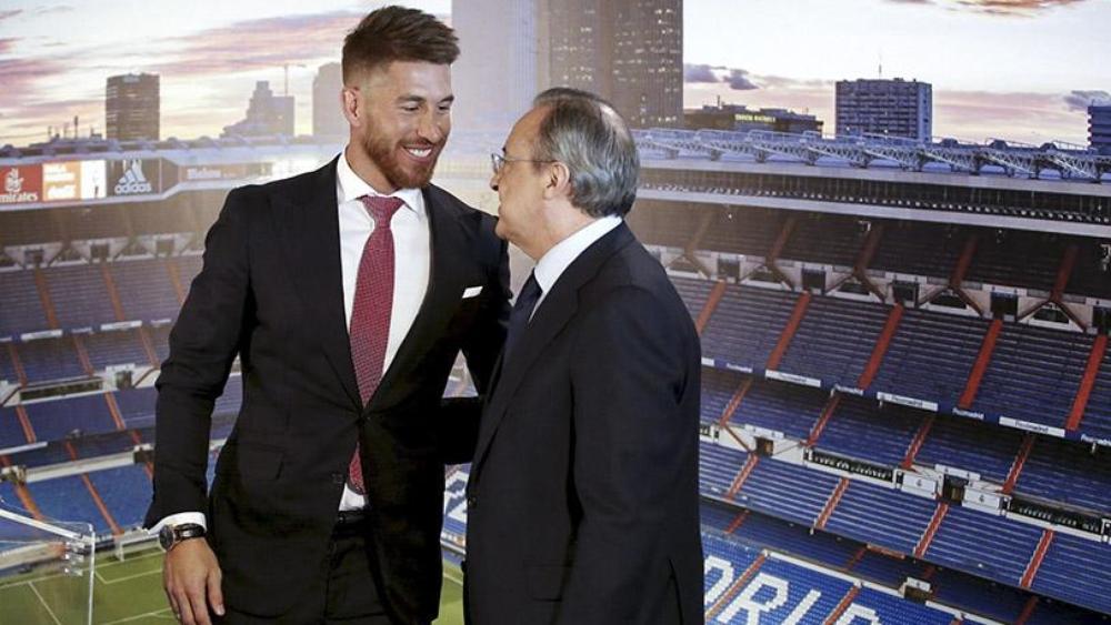 ماركا: "فلورنتينو بيريز يحاول الحفاظ على استقرار ريال مدريد ويحتوي راموس عبر مكالمة هاتفية"