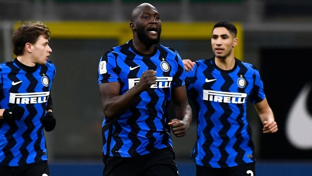 الإنتر يتصدر الدوري الإيطالي "منفردًا" بانتصاره بثلاثية على لاتسيو