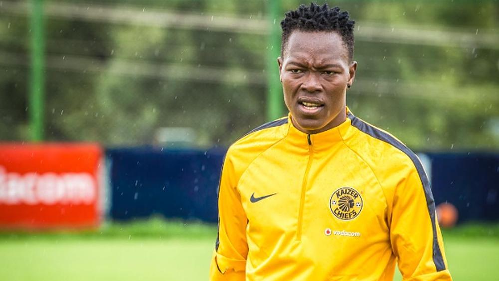 "زولو" لاعب كايزر شيفس: "تأجيل مباراة الوداد ليس سيئاً وهذه الاستراحة القصيرة ساعدتنا كثيراً"