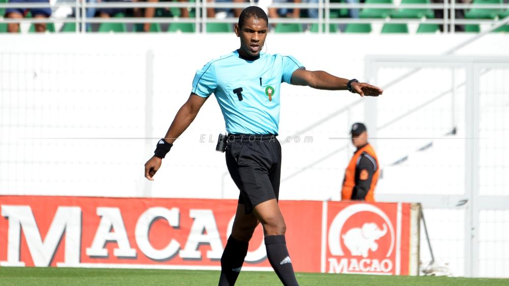 "الكاف" تعين المغربي سمير الكزاز حكما لمباراة الهلال السوداني ومازيمبي الكونغولي