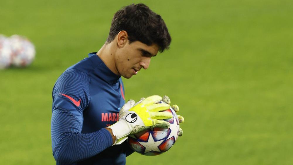 وائل جمعة: "ياسين بونو هو أفضل حارس مرمى في أفريقيا حاليًا"