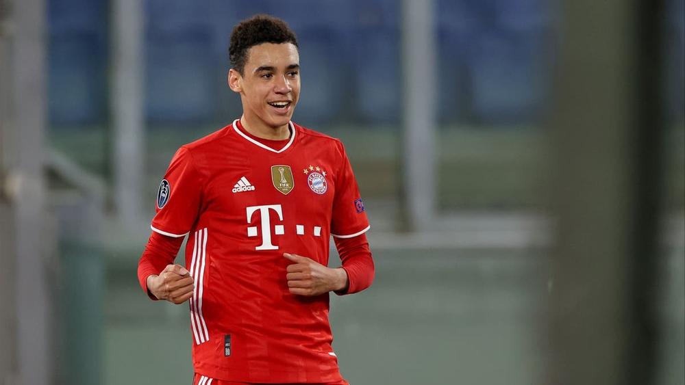 بعد أن بات ثاني أصغر لاعب يسجل في الأدوار الإقصائية بدوري الأبطال.. جمال موسيالا يحسم اختياره بين المنتخبين الألماني والإنجليزي