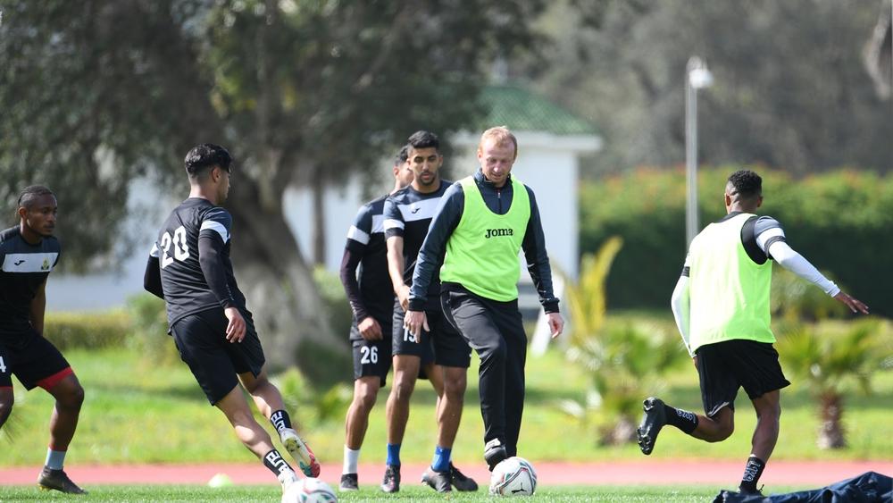 فاندربروك وتبنِّي سياسة الانضباط والصّرامة.. هل تُثمر نتائج إيجابية للجيش الملكي؟