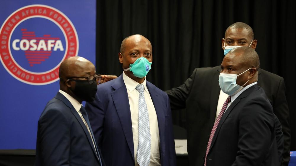 اتحاد جنوب أفريقيا لكرة القدم: "تم تمهيد الطريق أمام الملياردير موتسيبي ليصبح رئيسا للكاف بعد انسحاب منافسيه"