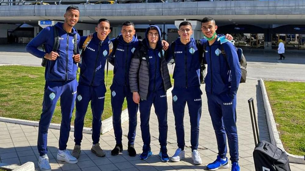 منخرطون والرئيس وبعض أعضاء المكتب المسير للرجاء يساهمون في توفير "الطائرة الخاصة" لبعثة الفريق