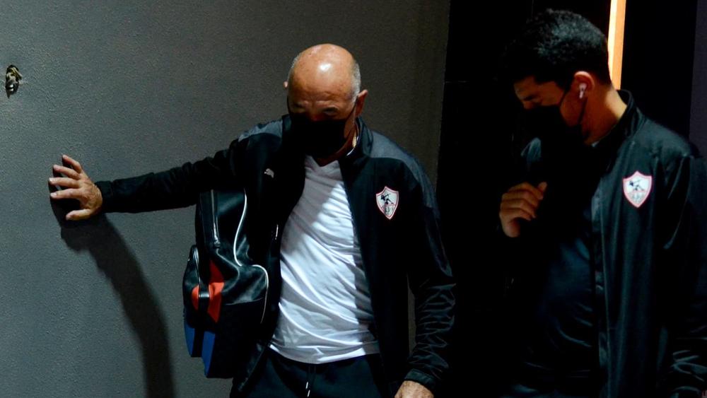 رسميا/ رغم قيادته الفريق لتصدر الدوري المصري.. الزمالك يعلن فك ارتباطه بالبرتغالي باتشيكو