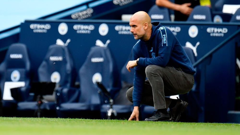 جوارديولا: "أرضية ملعب الاتحاد سيئة ولا تقارن بملاعب أخرى في إنجلترا"