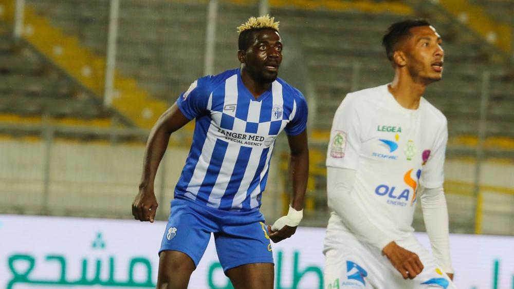 مدرب الغابون يضع لاعبي اتحاد طنجة أكسيل ميي وستيفين نزامبي في قائمة الانتظار لمواجهة الكونغو