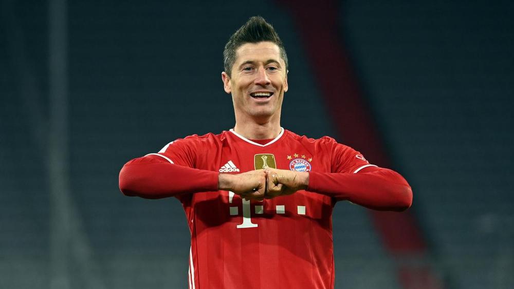 ليفاندوفسكي يعادل رقم كلاوس فيشر كثاني أعظم هدّاف في تاريخ الـ"بوندسليجا"