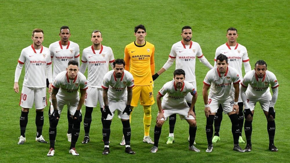 تشكيلة إشبيلية لـ"ديربي الأندلس".. بونو والنصيري أساسيان والحدادي احتياطي