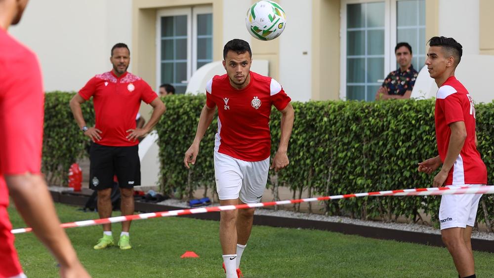 الوداد يُجري حصته التدريبية بفندق الإقامة لإزالة العياء بعد الوصول إلى كوناكري