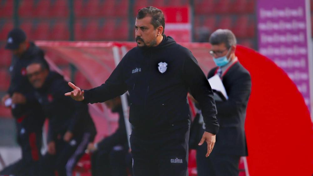 اتحاد طنجة يجدد ثقته في المدرب إدريس المرابط ويهاجم بعض منتحلي صفة الوكلاء