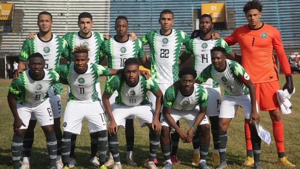 رغم دعوته لاحترام مبدأ "تكافؤ الفرص".. الـ"كاف" يُرخّص لحضور 10 آلاف مشجع في مباراة نيجيريا وليسوتو ضمن تصفيات "كان 2021"