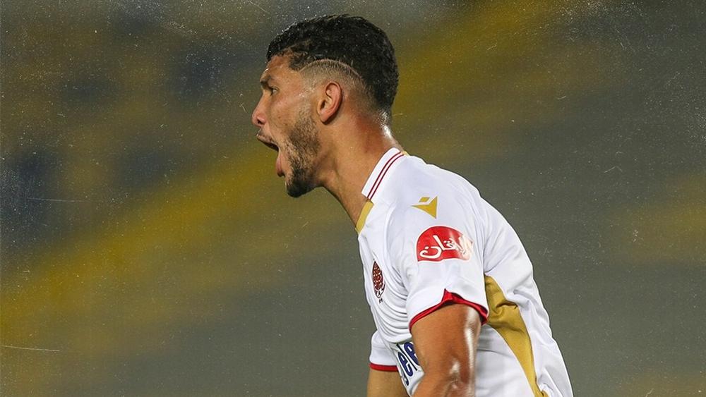 الشوط الأول من "الديربي البيضاوي" (2-0).. مدافعو الوداد يرتدون عباءة الهدافين