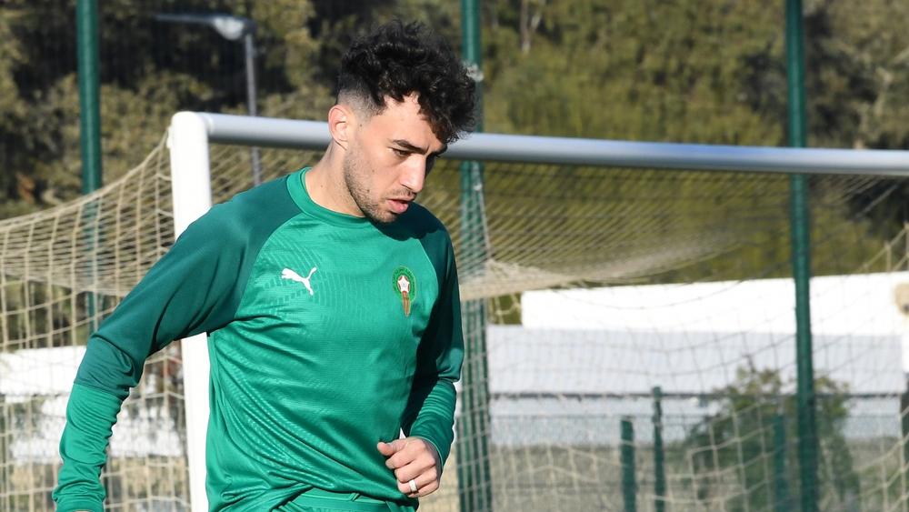 الحدادي: "فَرحانْ بزّاف وإِن شاء الله نْتوَّج مع المَغرب بكأسْ أفرِيقيا ونتأهلُو للمُونديال"