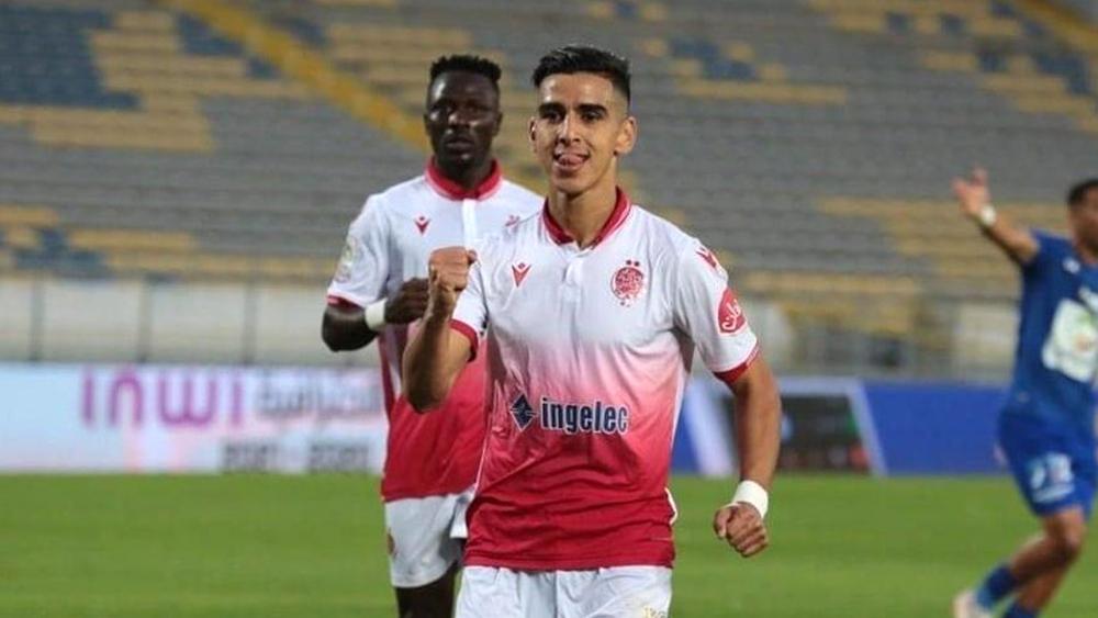 في مواجهة من نوع "خاص".. اللافي يصطدم بزميله في الوداد سايمون مسوفا يوم الأحد القادم