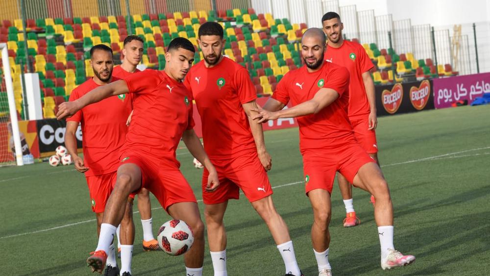 طبيب الأسود: "المنتخب الوطني سيواجه موريتانيا بصفوف مكتملة ومعنويات اللاعبين مرتفعة"