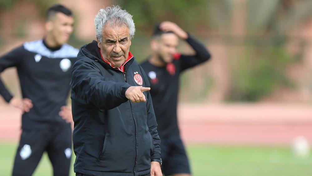 خاص/ البنزرتي يعبر عن إعجابه بطريقة لعب وداد تمارة ويؤكد لهلال الطير أن مكان فريقه في القسم الأول