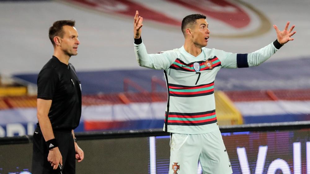 الاتحاد الأوروبي يصدر بيانا بشأن "سرقة" هدف رونالدو أمام صربيا