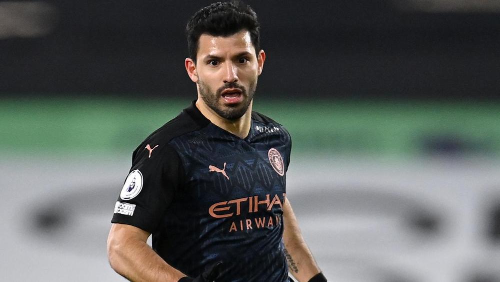 مانشستر سيتي يُحضر حفلة لتوديع أجويرو في نهاية الموسم ويعده بتمثال