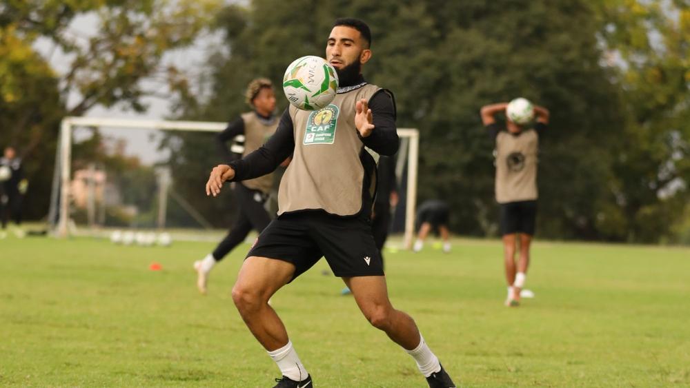 بحضور جميع اللاعبين الذين رافقوا الفريق.. الوداد يخوض ثاني حصة تدريبية بجوهانسبورغ استعدادا لكايزر شيفس