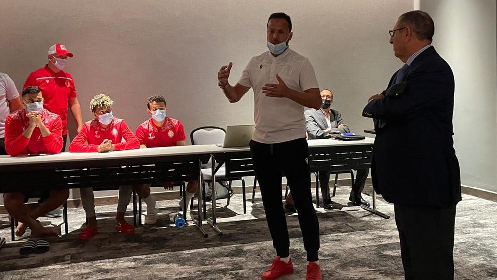 سفير المملكة في جنوب أفريقيا: "سعيد بلقاء الوداد هنا.. رؤية شباب مغاربة يحملون قيم وألوان الأمة في مناطق بعيدة يرعش القلب"