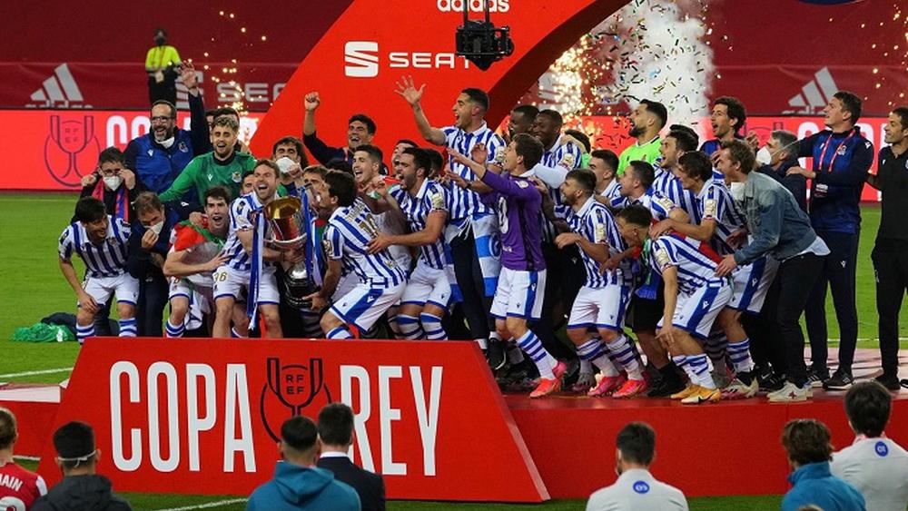 ريال سوسيداد يتوج بلقب كأس ملك إسبانيا الثالث في تاريخه بتغلبه على أتليتيك بيلباو بهدف أويارزابال
