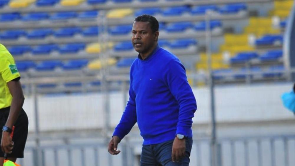 بعد ارتباط إسمه بالرجاء الرياضي.. مدرب الاتحاد المنستيري الشابي يُعلن استقالته من منصبه