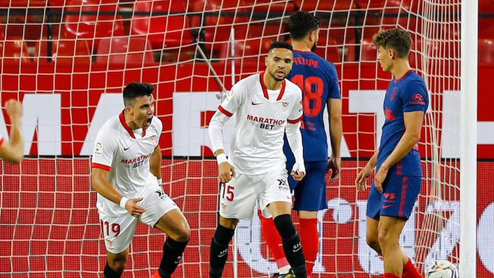 بونو يقود إشبيلية للفوز على أتلتيكو مدريد بتصدٍّ في "الوقت القاتل" 90+1' ويقدِّم "هدية" لمطارديْه ريال مدريد وبرشلونة