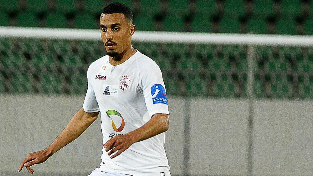 بوفتيني حاضر رفقة حسنية أكادير أمام الرجاء