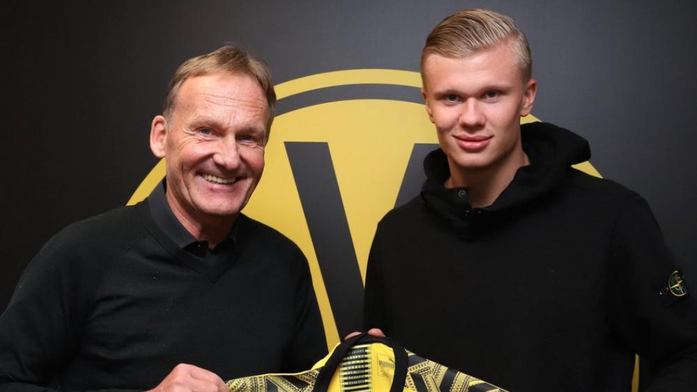 رئيس دورتموند: "سئمت من شائعات هالاند وأعرف أين سيلعب مستقبلاً"