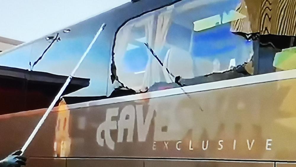 جماهير ليفربول تعتدي على حافلة ريال مدريد قبل المواجهة "المرتقبة" بين الطرفين في دوري الأبطال