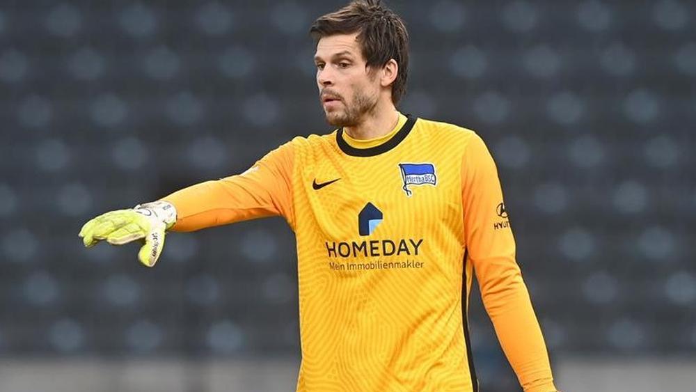 حارس هيرتا برلين يغادر المستشفى بعد معاناته من "أعراض خطيرة" لكورونا