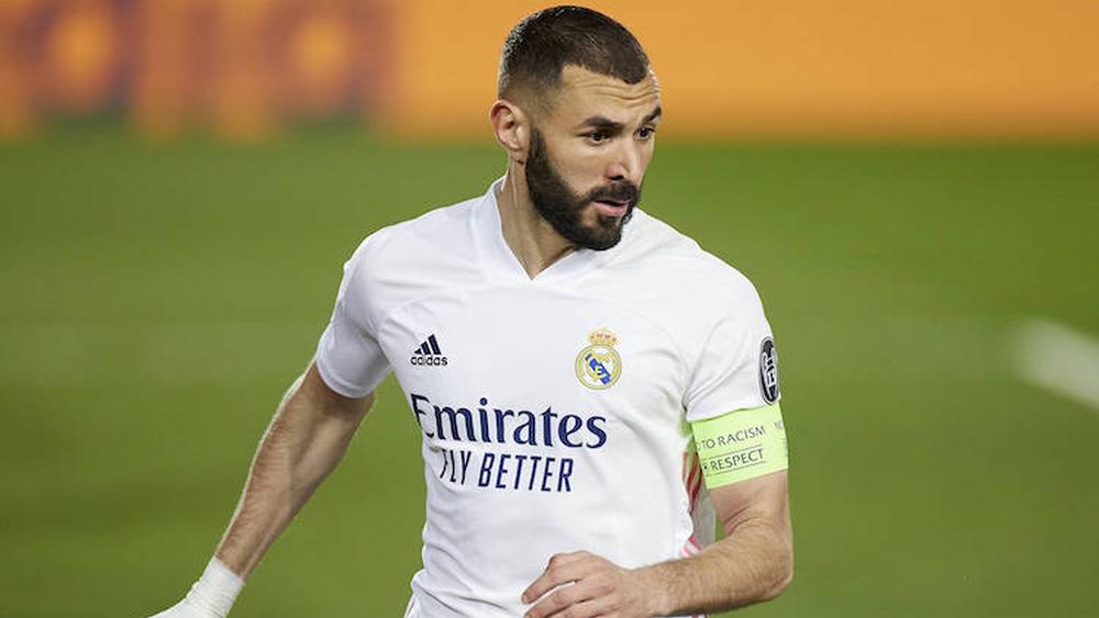 بنزيما: "علينا أن نفكر في الفوز بكل لقاء إذا أردنا المنافسة على لقب الليغا"