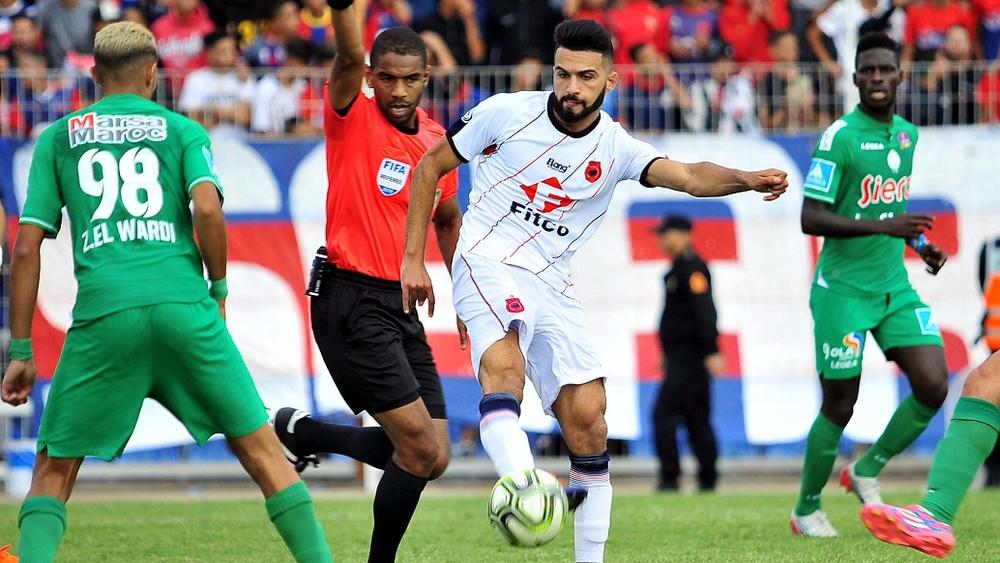 ياسين بوسليم يقود مباراة الرجاء وأولمبيك آسفي وسمير الكزاز حكم الـ"فار"