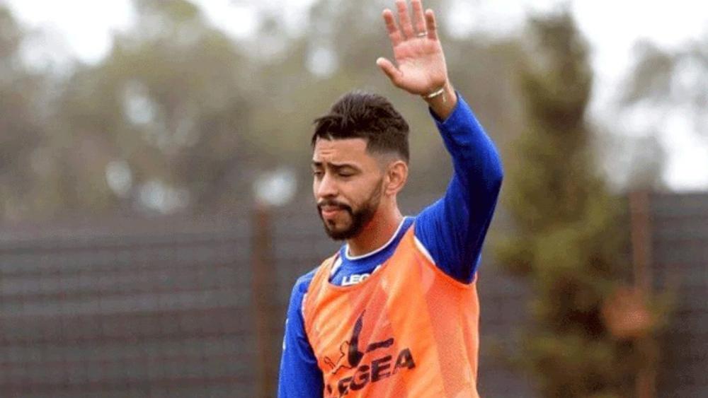 الرجاء الرياضي يجتمع ببنحليب ويُغرِّمه بـ15 مليون سنتيم بعد تخلفه عن رحلة تنزانيا