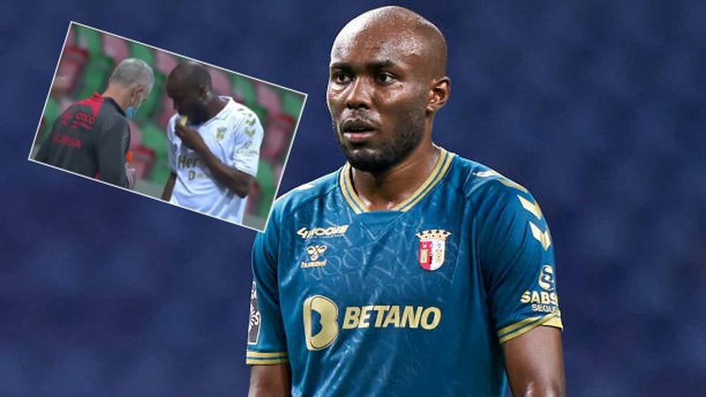 بجرعات من الماء وقطعة "كعك".. الليبي المصراتي "يخطف الأنظار" في البرتغال بعد "إفطاره" أثناء مباراة براغا وماريتيمو مستغلا إيقاف الحكم للمواجهة