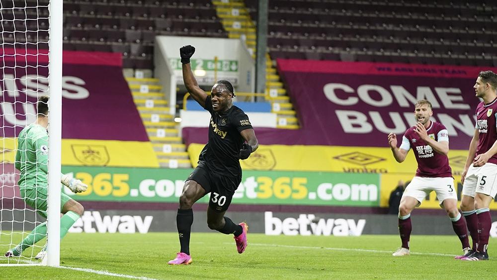 وست هام يتشبث بحلم دوري الأبطال بعد الفوز على بيرنلي