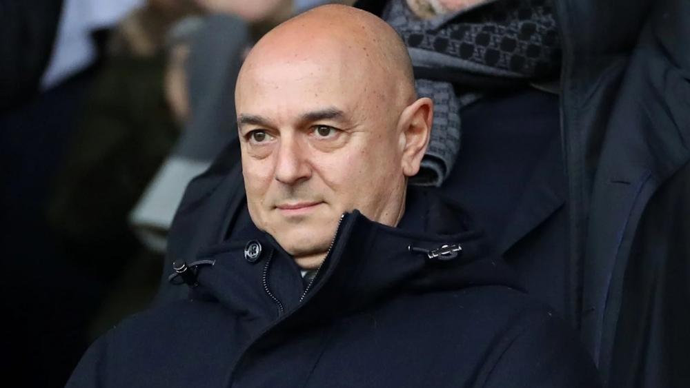 جماهير توتنهام ترفض الاجتماع برئيس النادي "ليفي" وتطالبه بالاستقالة