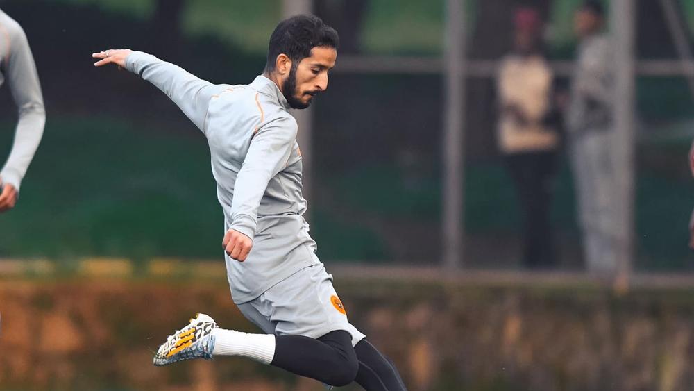 بعد مواجهة الوداد.. اللجنة المركزية للتأديب تقرر إيقاف الرئيس المنتدب لنهضة بركان واللاعب زايد كروش لمبارتين لكل منهما