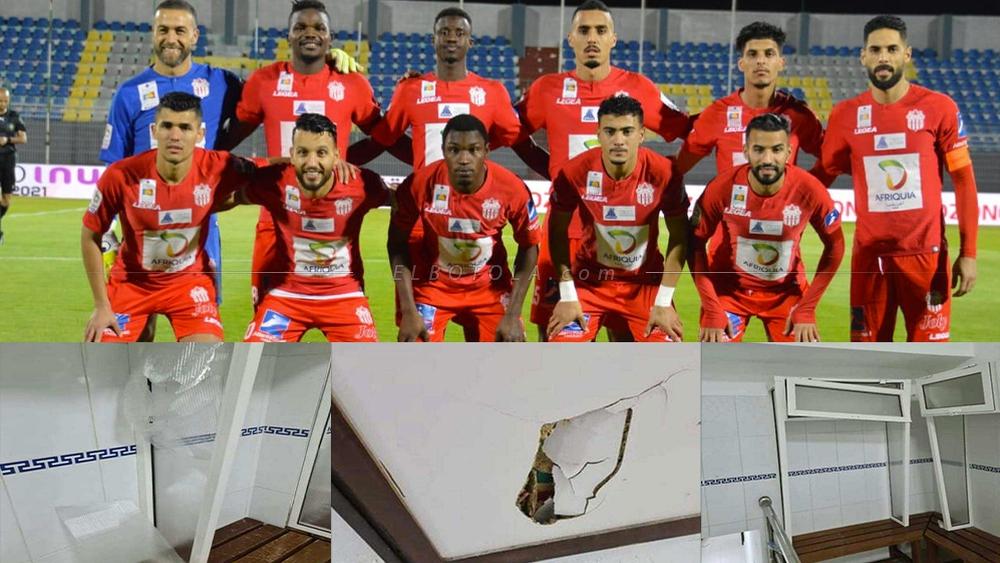 بالصور/ لاعبو حسنية أكادير يقومون بتخريب مستودع ملابس ملعب العبدي في الجديدة بعد الهزيمة أمام الدفاع