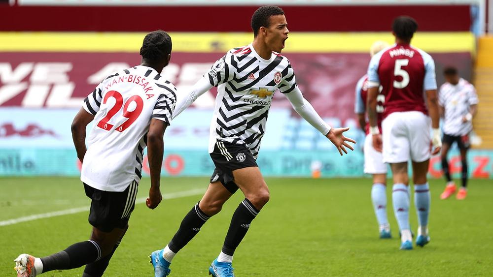 مانشستر يونايتد يقلب الطاولة على أستون فيلا ويؤجل تتويج السيتي