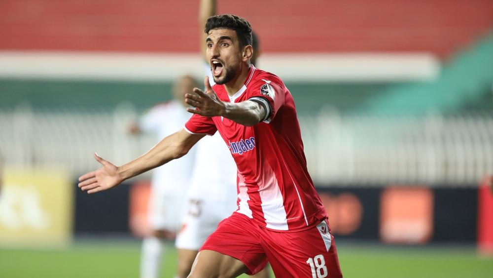 جماهير الوداد بـ"سخرية" بعد مواجهة مولودية الجزائر: "هل رأسيات الكرتي ممنوعة قاريا بقرار من الكاف؟!"