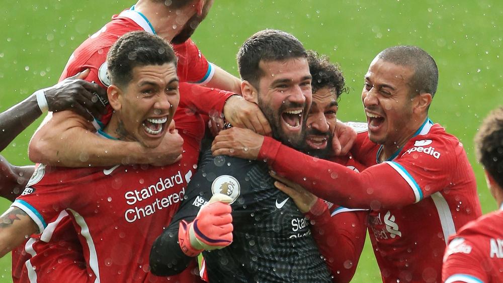 أليسون بعد قيادة ليفربول للفوز على وست بروميتش: "الغريزة كانت وراء هدفي وكل حارس مرمى يتمنى أن يهزّ الشباك في مسيرته"