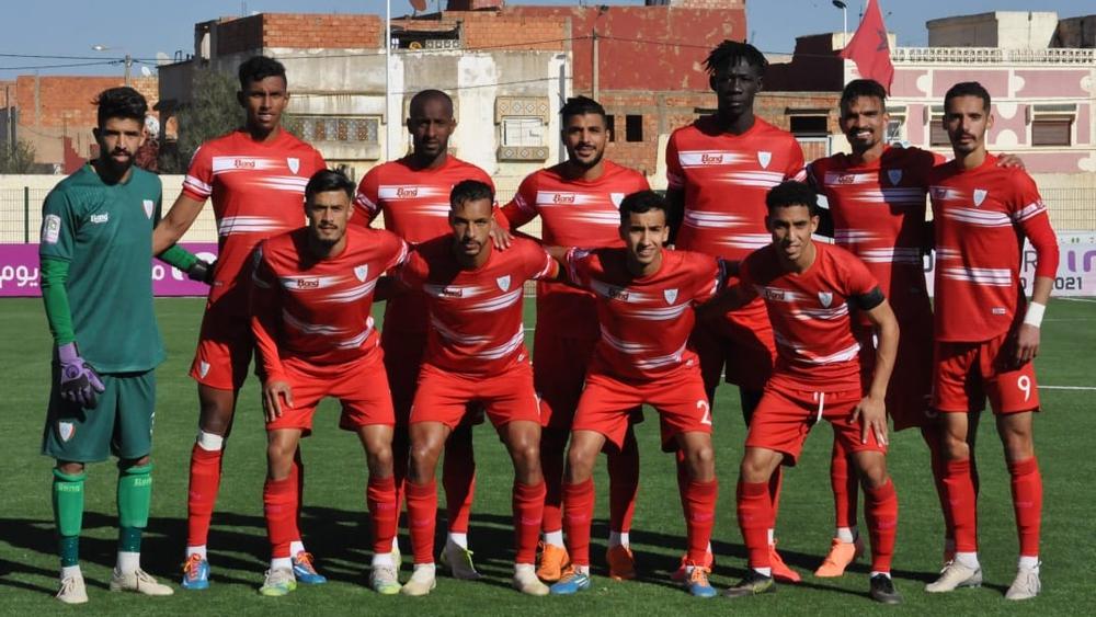 جماهير ا. الخميسات "تنتفض" وتطالب اللاعبين بـ"القتالية" والفوز على ك. المراكشي لمحو أي "شبهة" حول مهزلة يوم الأحد